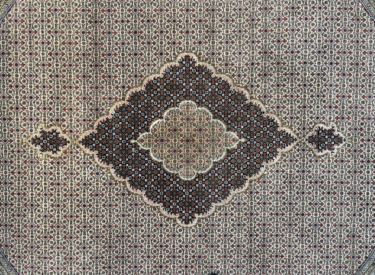 8' Diameter Exquisite Hand-Knotted 100% Wool Pile Oriental Rug