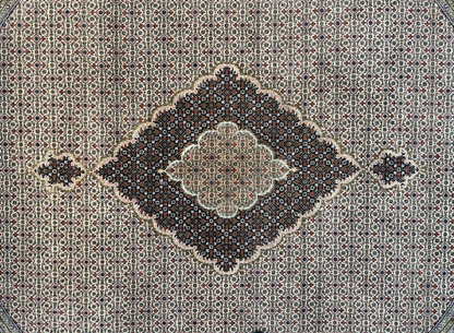 8' Diameter Exquisite Hand-Knotted 100% Wool Pile Oriental Rug