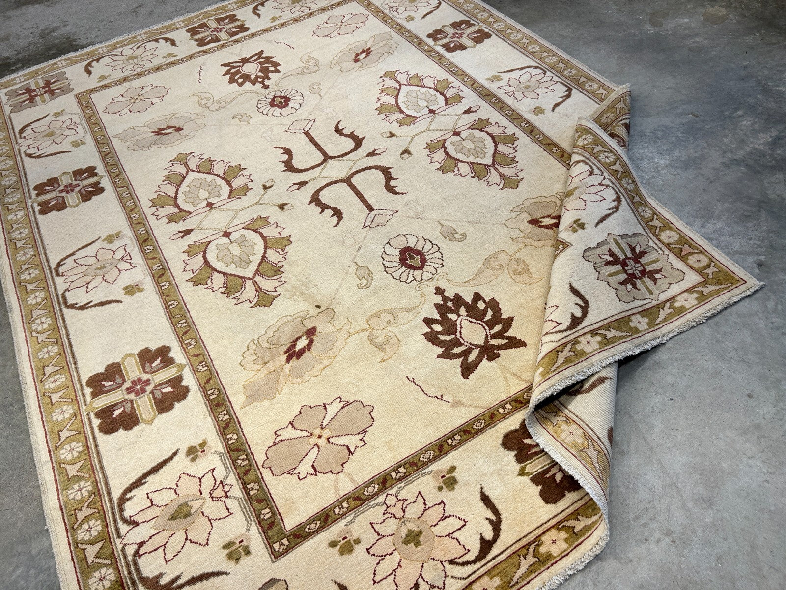 7'0"x9'3" Hand-Knotted 100% Wool Pile Indian Arut Carpet - Area Rug