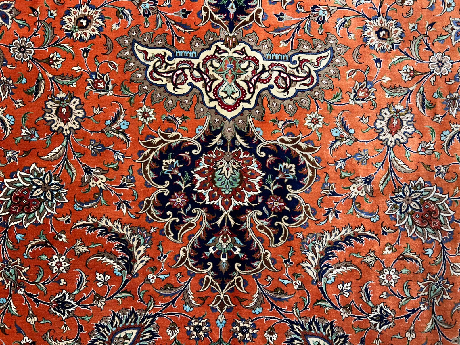 9'10"x13'11" Exquisite Signed Hand-Knotted 100% Silk Qume Rug