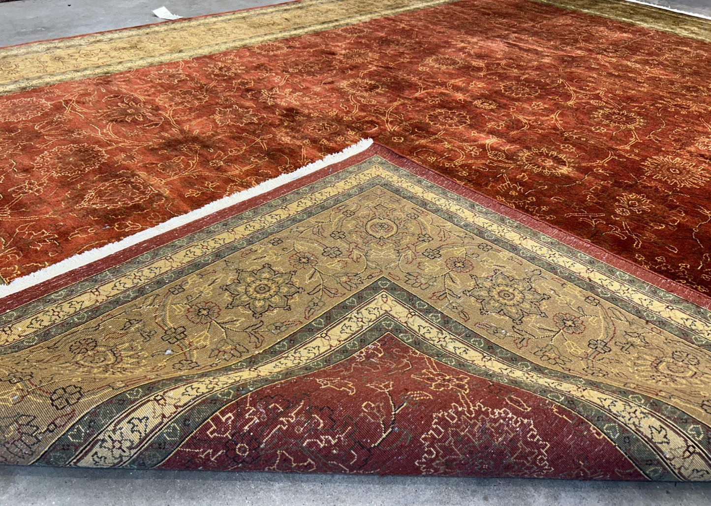 9'x12' Hand-Knotted 100% Wool Pile SAFAVIEH Rug