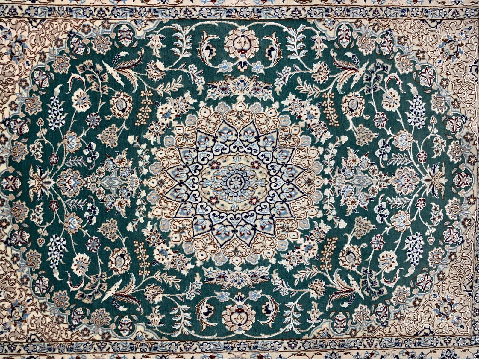 3'8"x4'10'' Hand-Knotted Very Fine Silk & Wool Naine Area Rug