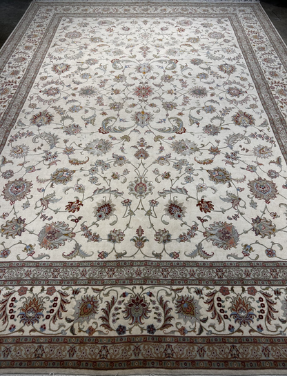 8'4"x11'6" Very Fine Hand-Knotted Wool & Silk Tabrize Rug