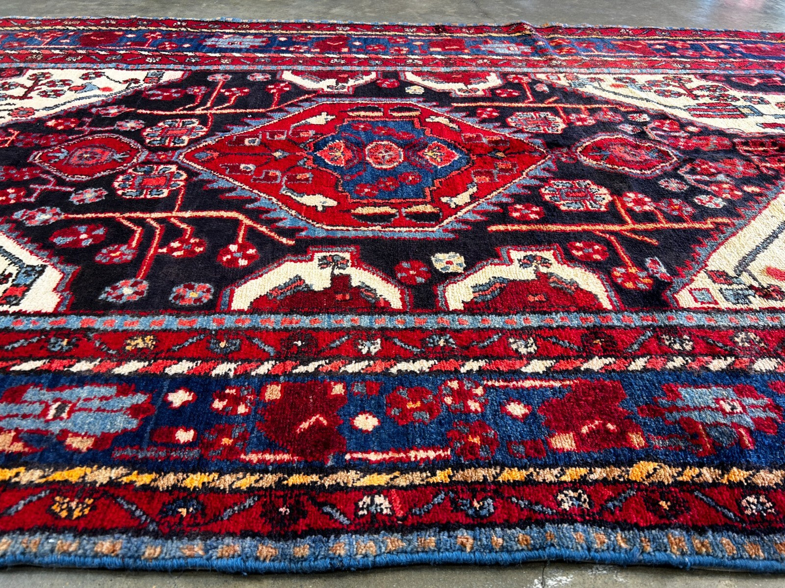 5'2" x 9'2'' Hand-Knotted 100% Lamb Wool Pile Nahavande Area Rug - Carpet