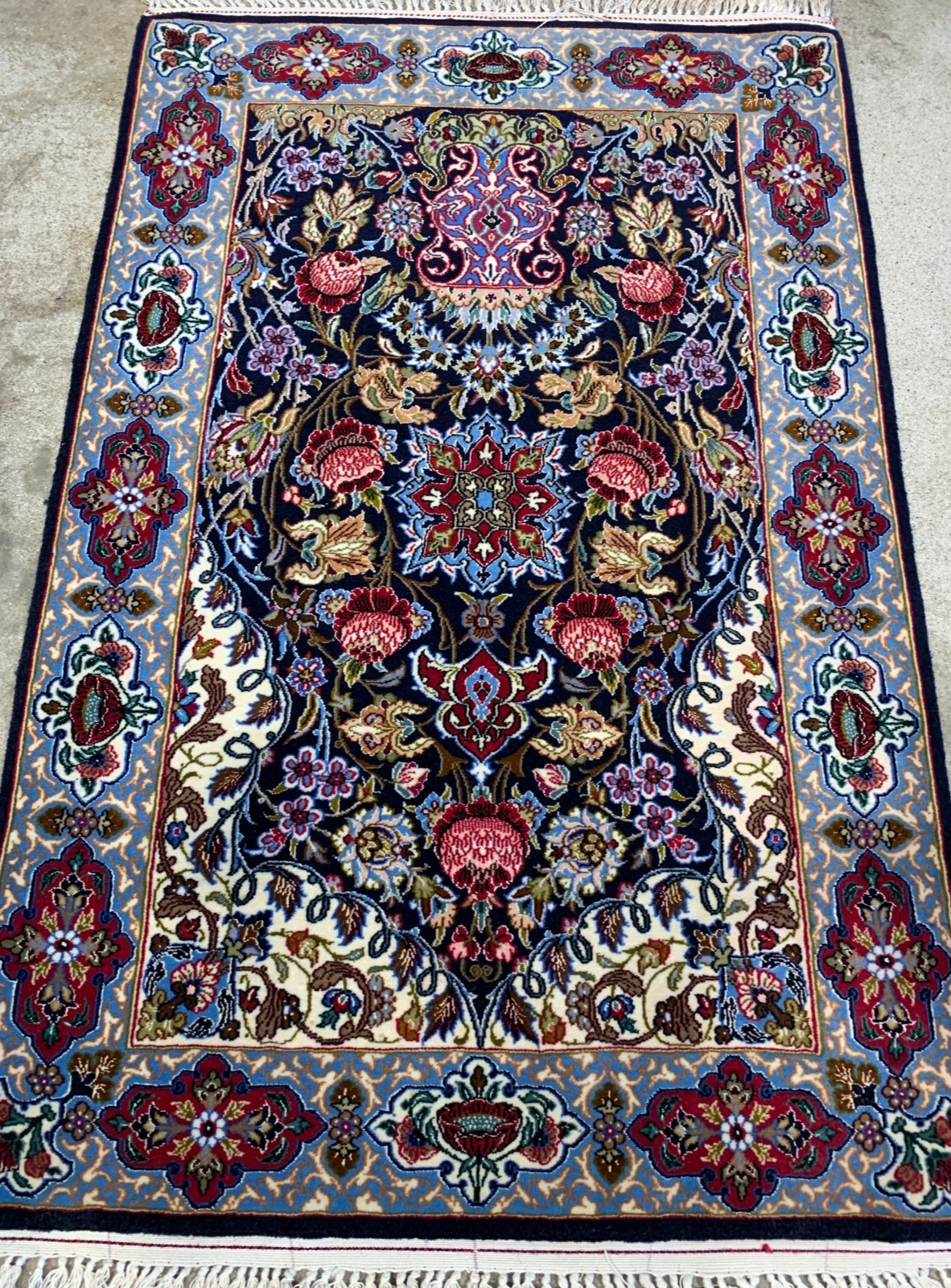 2'3"x3'6" Extra Fine Hand-Knotted Wool & Silk Isfahane Rug