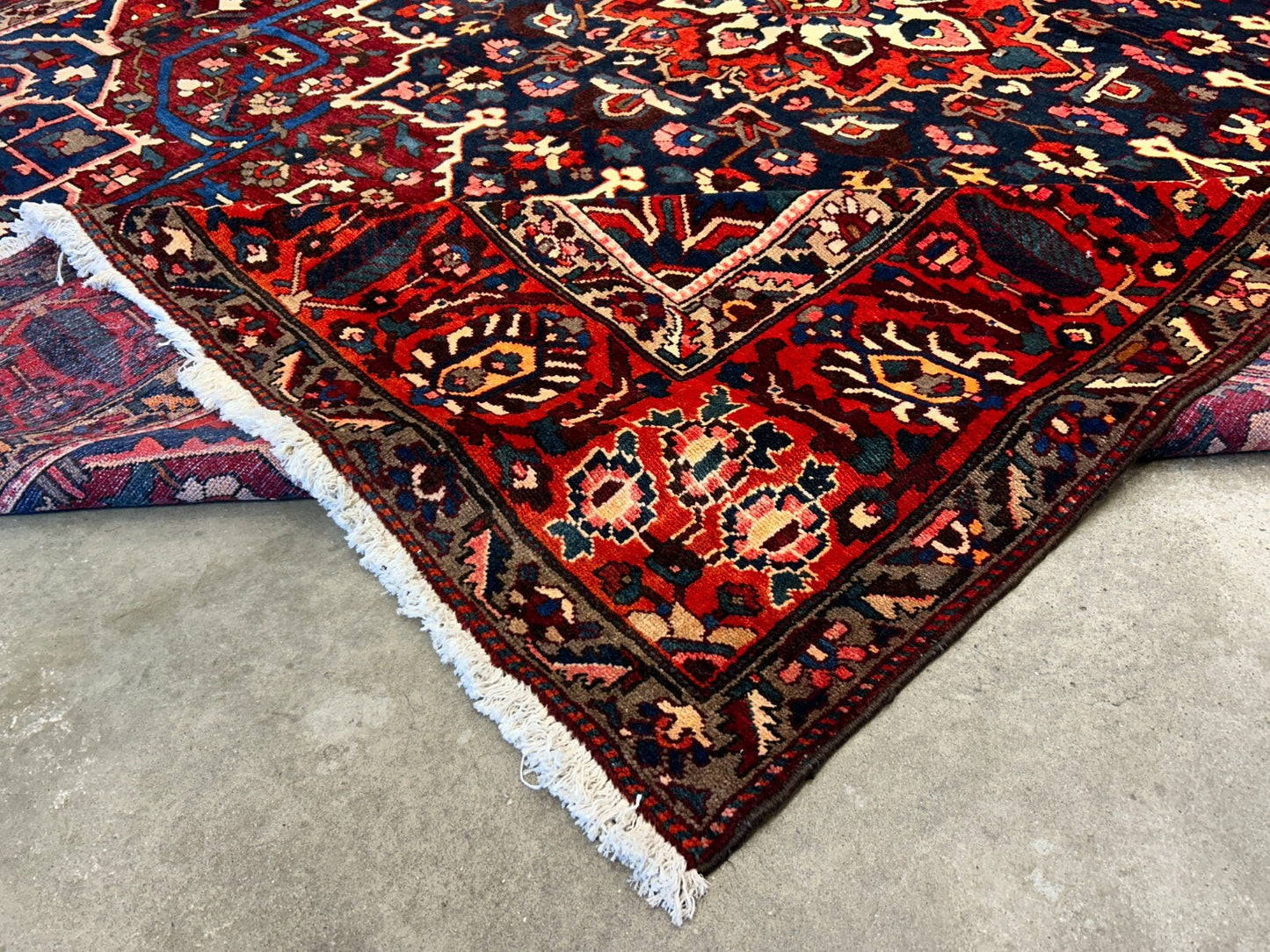 10'5"x12'8" Hand-Knotted 100% Wool Pile Bakhtiarie Rug