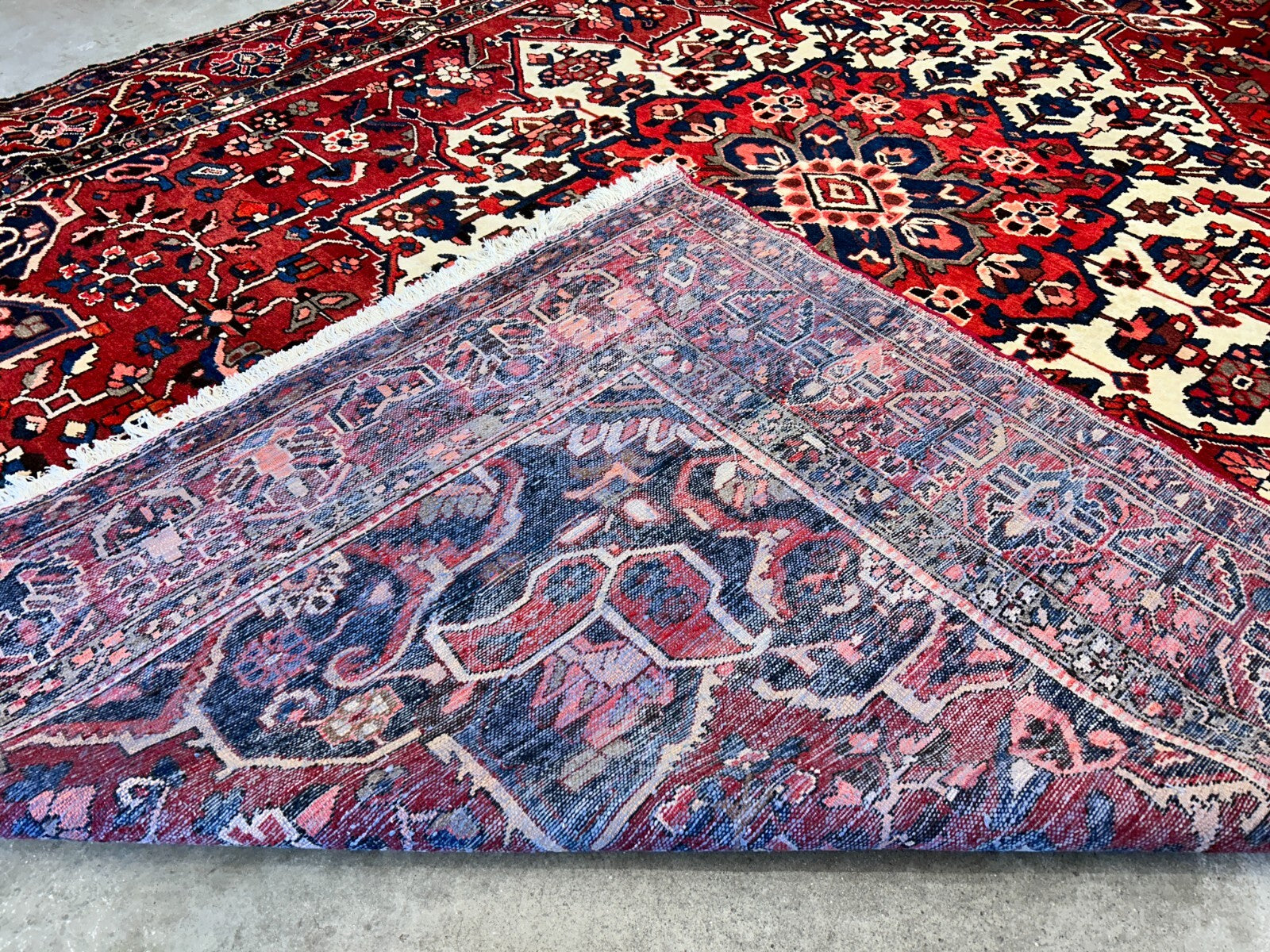 10'2"x13'1" Hand-Knotted 100% Wool Pile Bakhtiarie Rug