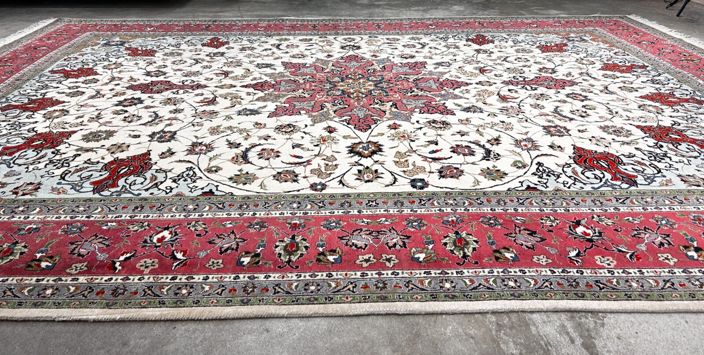 8'2"x11'5'' Very Fine Hand-Knotted Silk & Wool Tabrize Area Rug - Carpet