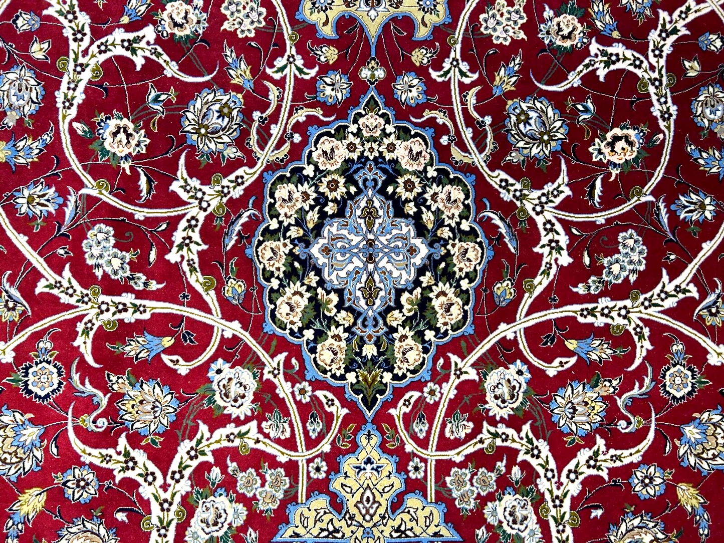 6'10"x10'4"Extra Fine Hand-Knotted Wool & Silk Isfahane Rug - Area Carpet