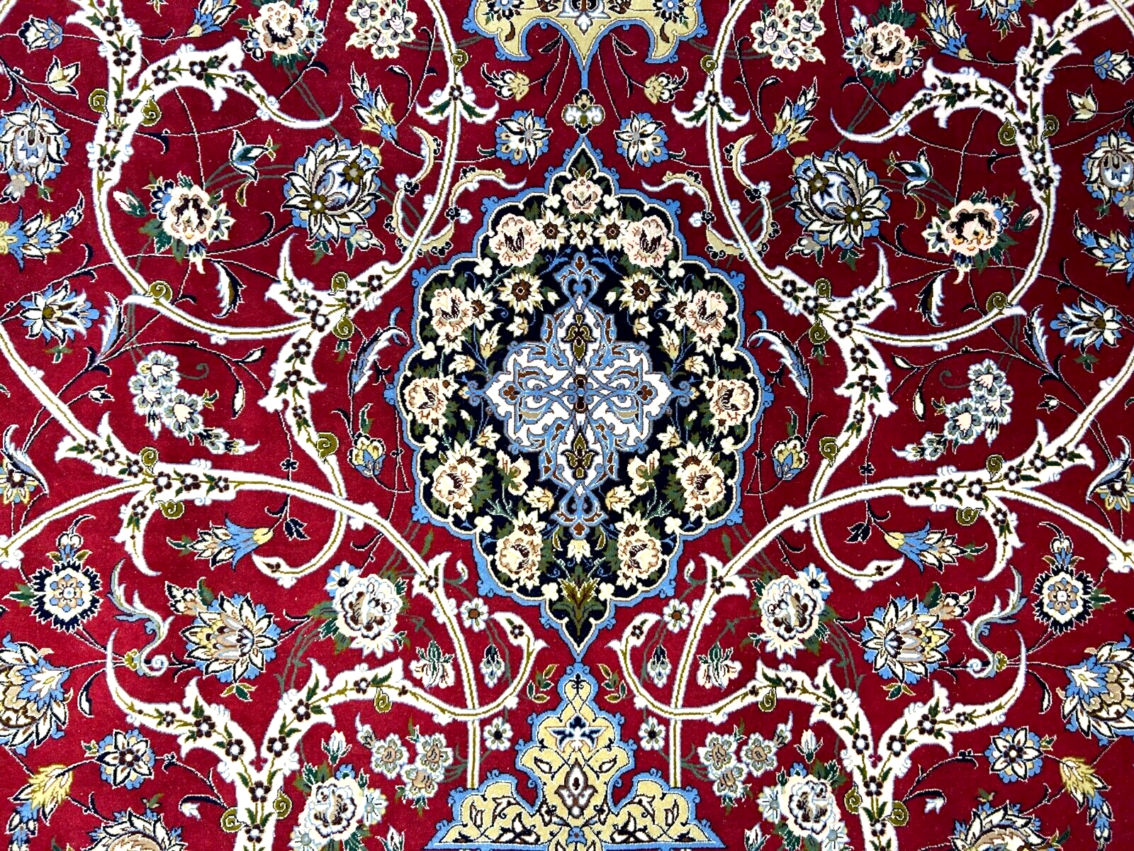 6'10"x10'4"Extra Fine Hand-Knotted Wool & Silk Isfahane Rug - Area Carpet