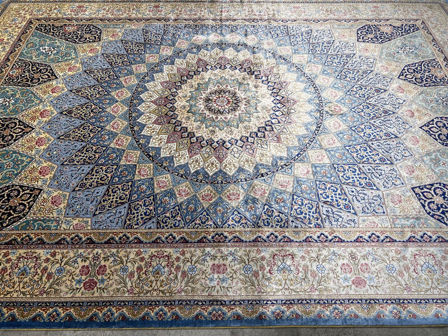 6'x9' Exquisite Hand-Knotted 100% Silk Oriental Rug