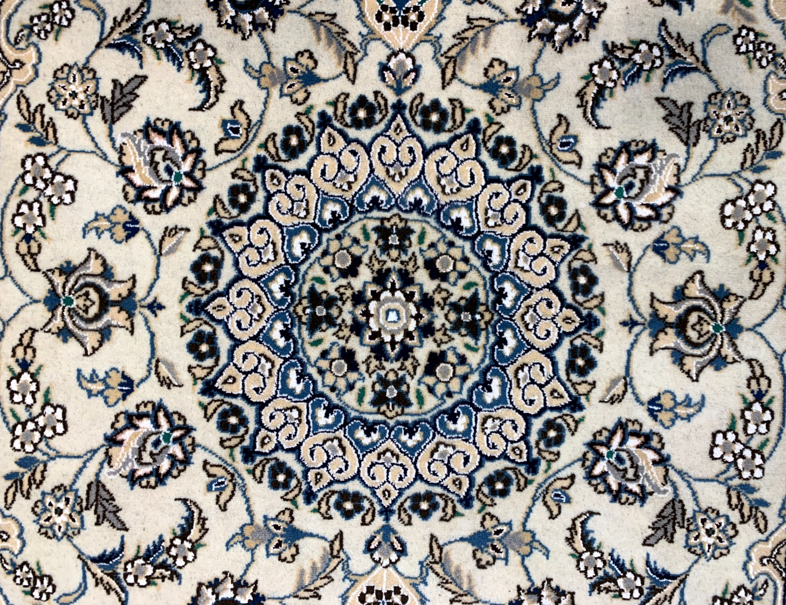 2'11"x4'7''  Very Fine Hand-Knotted Silk & Wool Naine Area Rug - Carpet