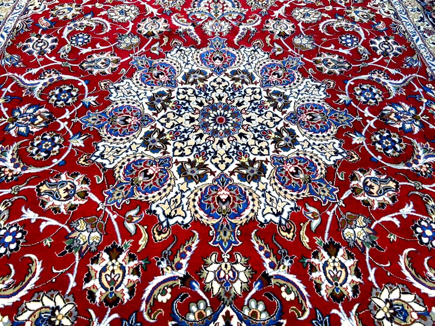 6'9"x10'3" Extra-Fine Hand-Knotted Wool & Silk Blend Isfahane Carpet - Area Rug