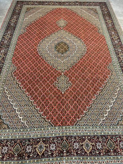 6'6"x9'6" Fine Hand-Knotted Wool & Silk Blend Tabrize Mahi Carpet - Area Rug