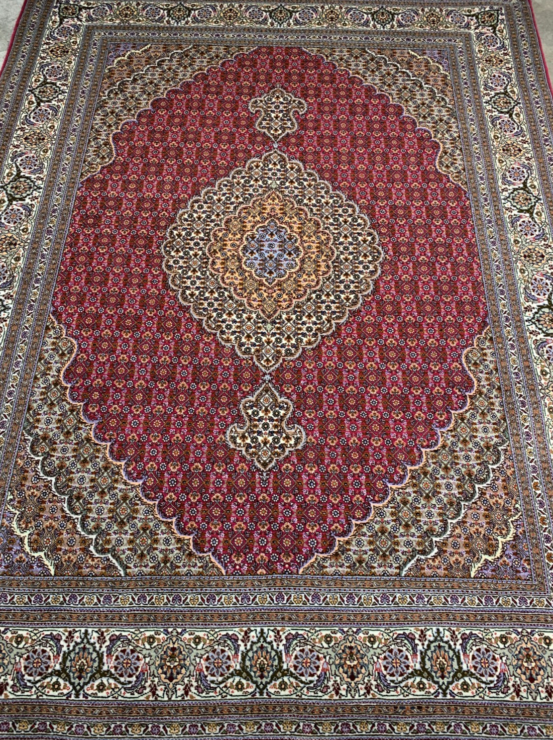 4'9"x6'5" Fine Hand-Knotted Wool & Silk Blend Tabrize Mahi Carpet - Area Rug