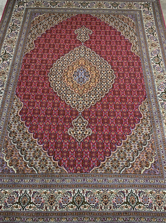 4'9"x6'5" Fine Hand-Knotted Wool & Silk Blend Tabrize Mahi Carpet - Area Rug