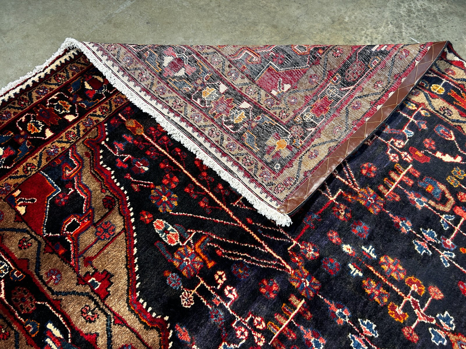 5'5" x 10'4" Hand-Knotted 100% Wool Carpet - Nahavande Area Rug