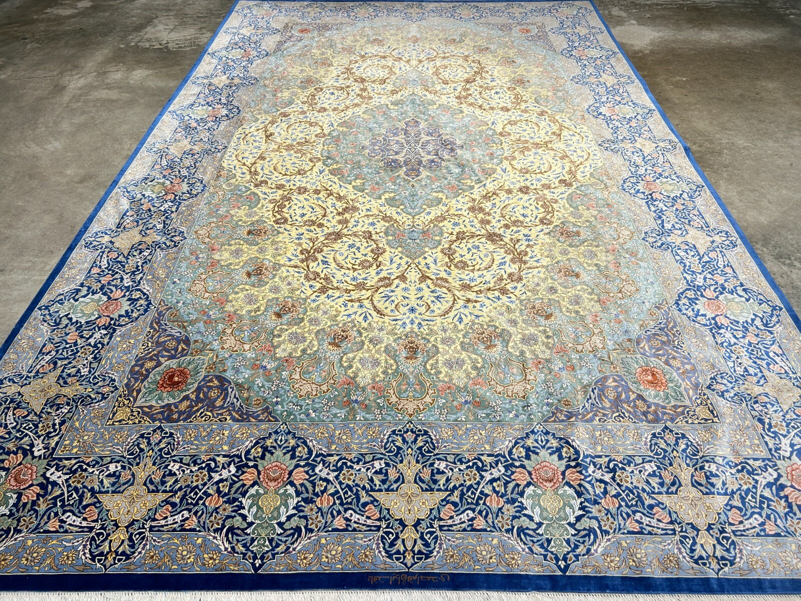 6'5"x10'4" Exquisite Extra-Fine Hand-Knotted 100% Silk Qume Carpet - Area Rug