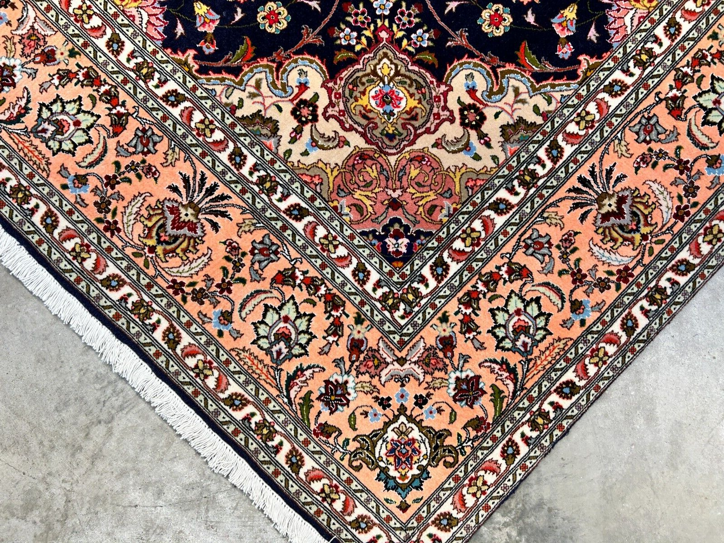 6'5"x6'7" Fine Hand-Knotted Wool & Silk Tabrize Rug - Area Carpet