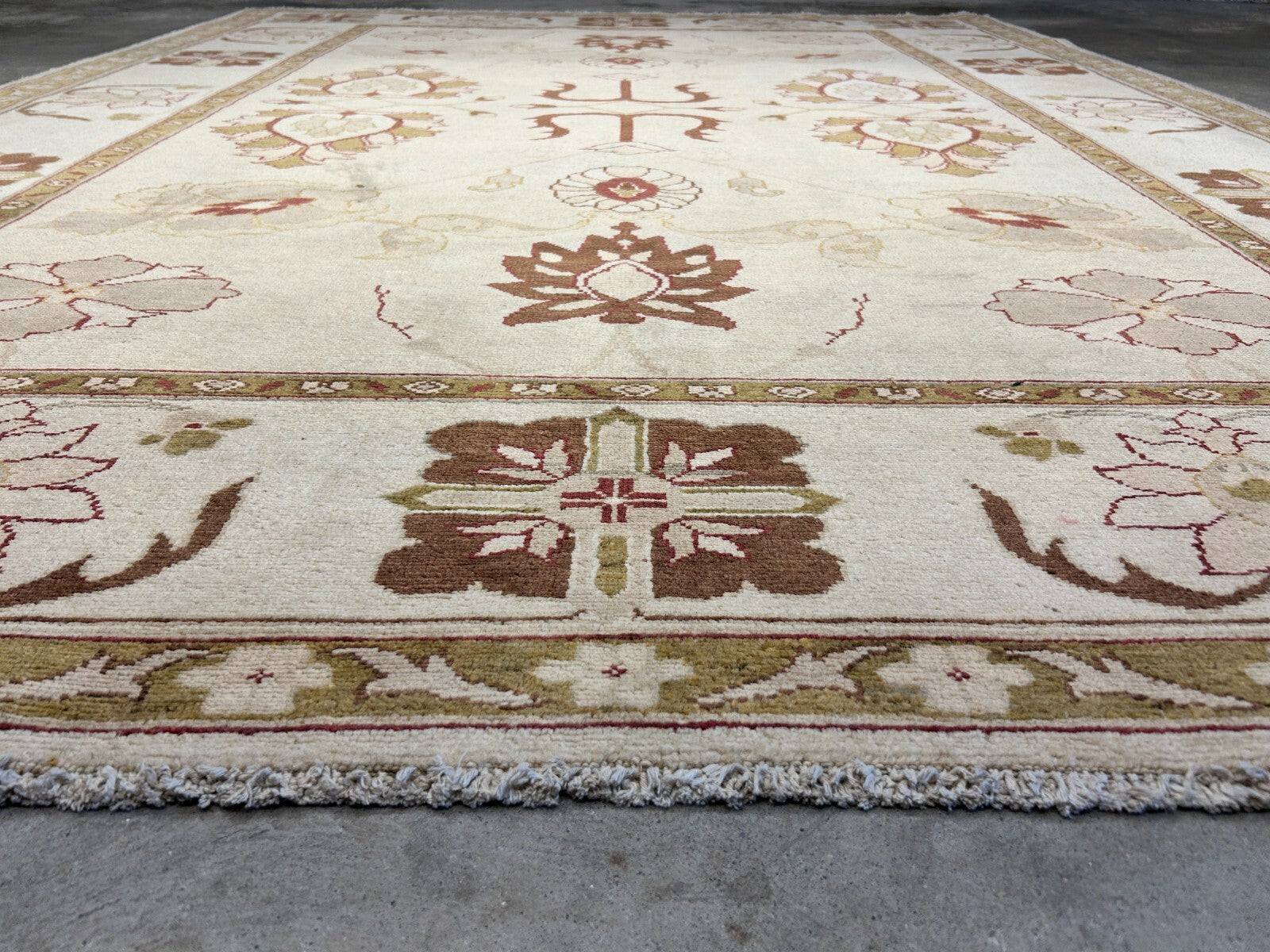 7'0"x9'3" Hand-Knotted 100% Wool Pile Indian Arut Carpet - Area Rug