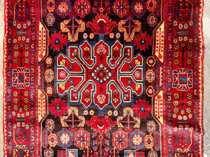 5'0" x 9'10" Hand-Knotted 100% Wool Carpet - Nahavande Area Rug