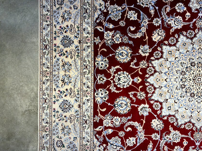 6'7"x9'6" Fine Hand-Knotted Wool & Silk Naine Rug - Area Carpet