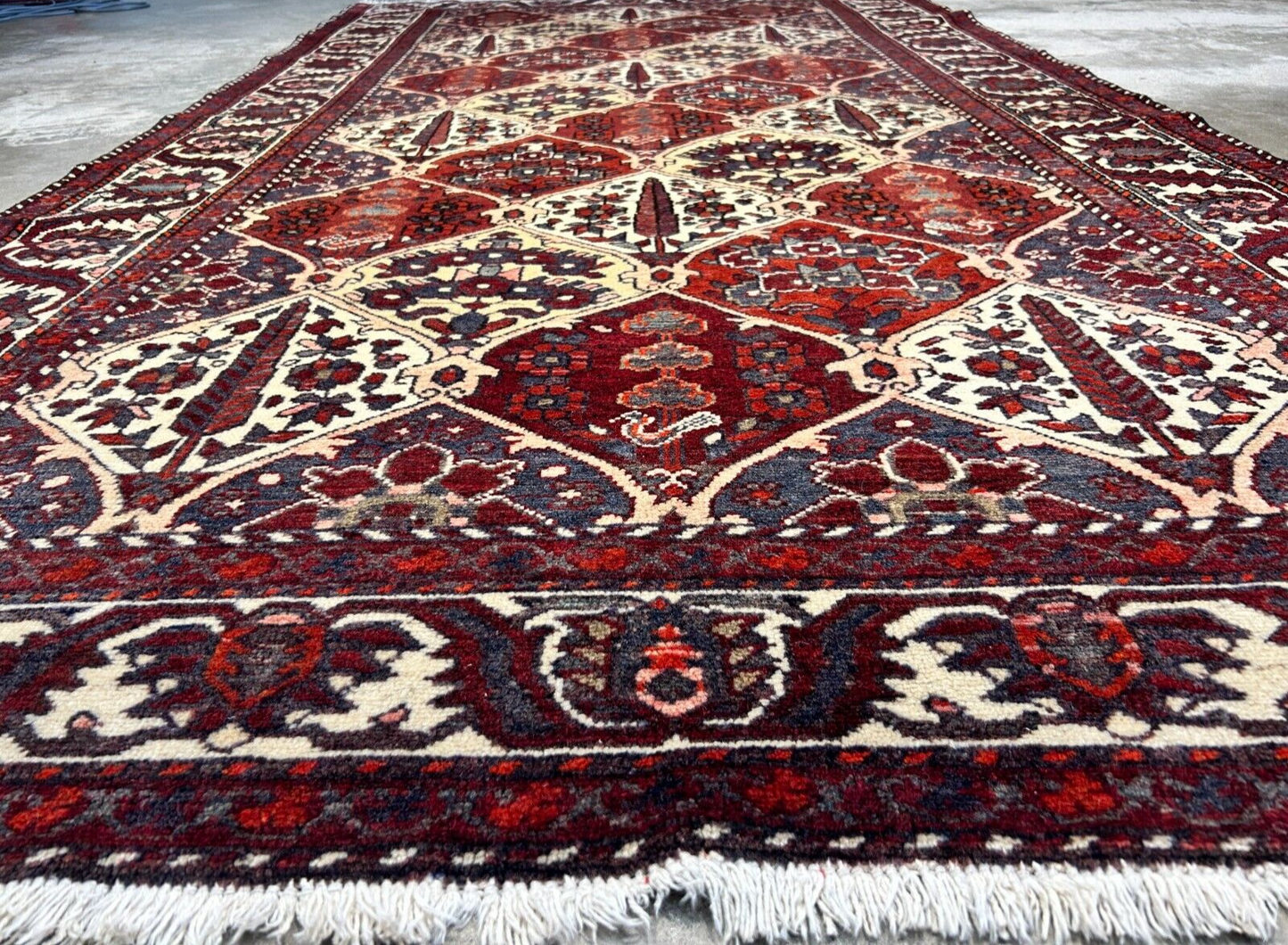 5'3"x9'6" Hand-Knotted 100% Wool Pile Bakhtiarie Carpet - Area Rug