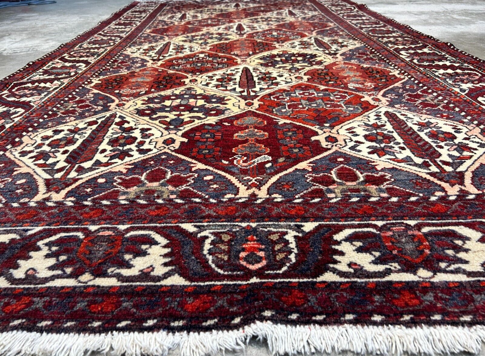 5'3"x9'6" Hand-Knotted 100% Wool Pile Bakhtiarie Carpet - Area Rug