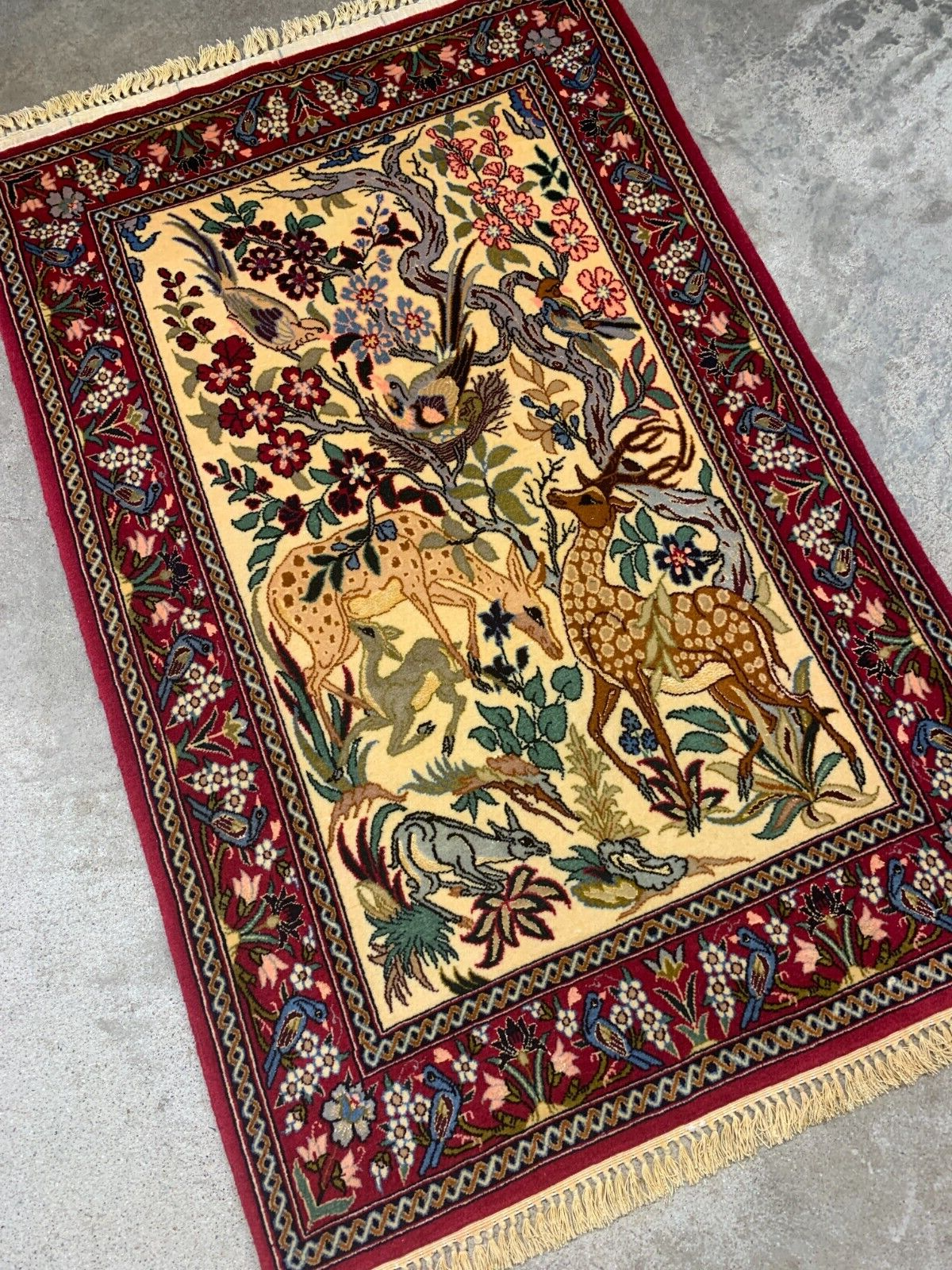 2'4"x3'7" Fine Hand-Knotted Wool & Silk Isfahane Pictorial Rug - Area Carpet