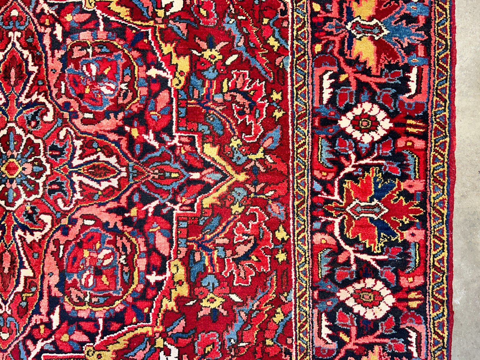 7'9"x11'4" Hand-Knotted 100% Wool Pile Herize Rug