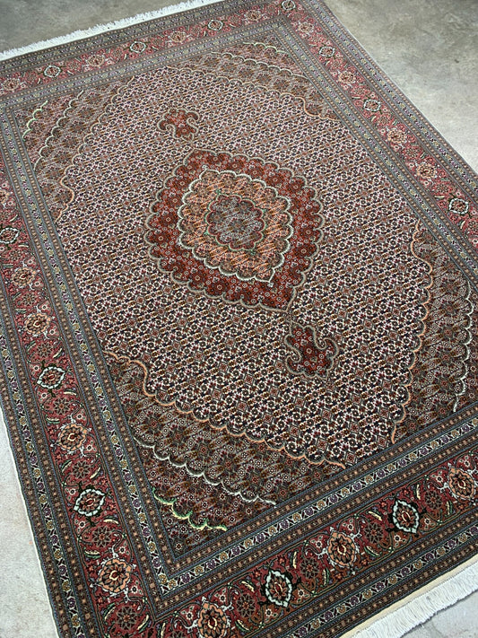 5'1"x6'10" Fine Hand-Knotted Wool & Silk Blend Tabrize Mahi Carpet - Area Rug