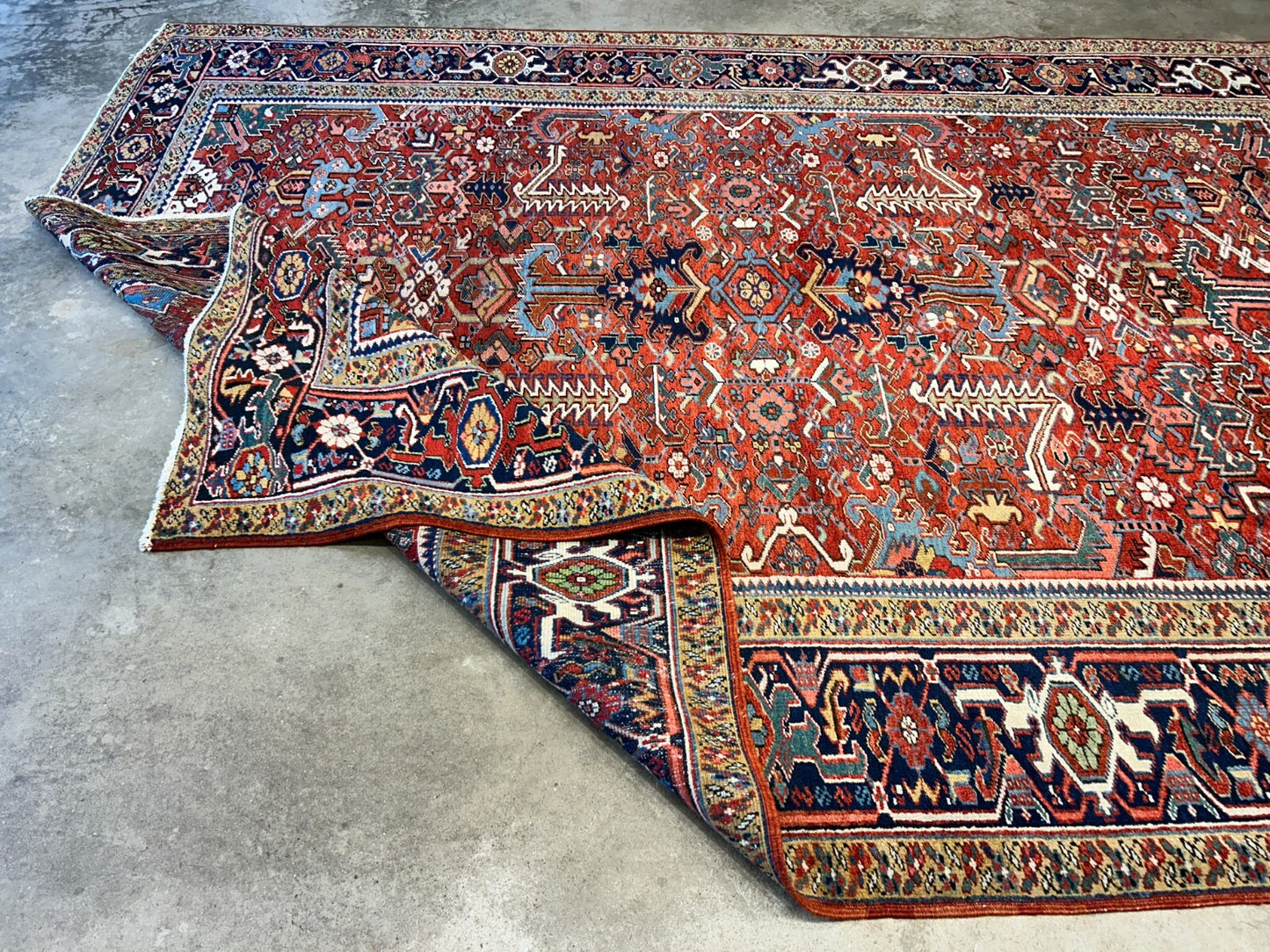 Collector Item - 9'1"x12'2" Antique Fine Wool Herize Hand-Knotted Rug