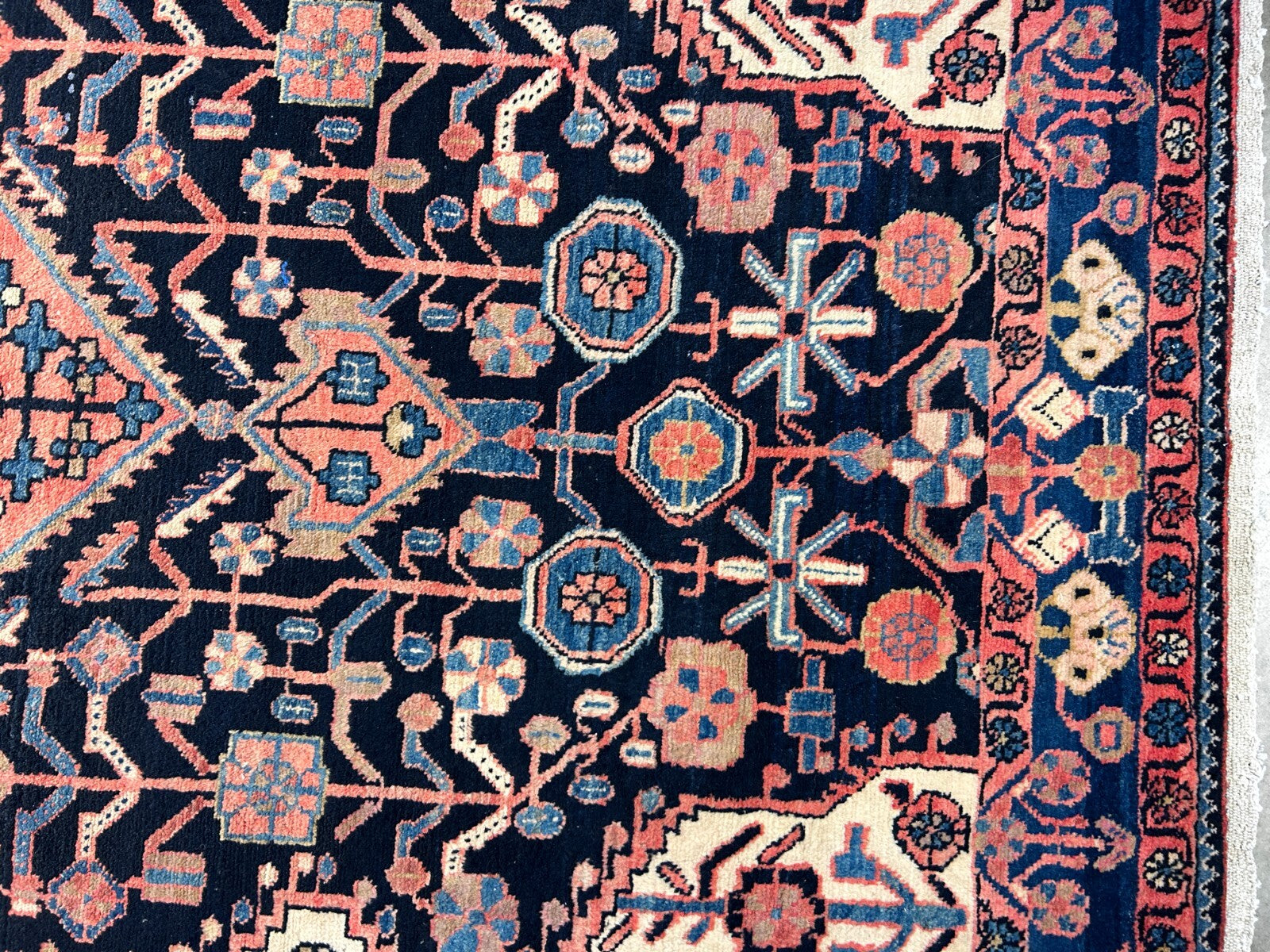 5'2" x 8'3" Hand-Knotted 100% Lamb Wool Pile Nahavande Area Rug