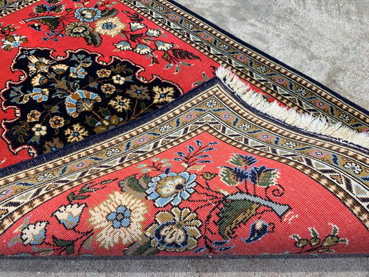 2'x3' Very Fine Hand-Knotted 100% Wool Qume Rug