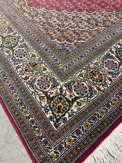 4'9"x6'5" Fine Hand-Knotted Wool & Silk Blend Tabrize Mahi Carpet - Area Rug