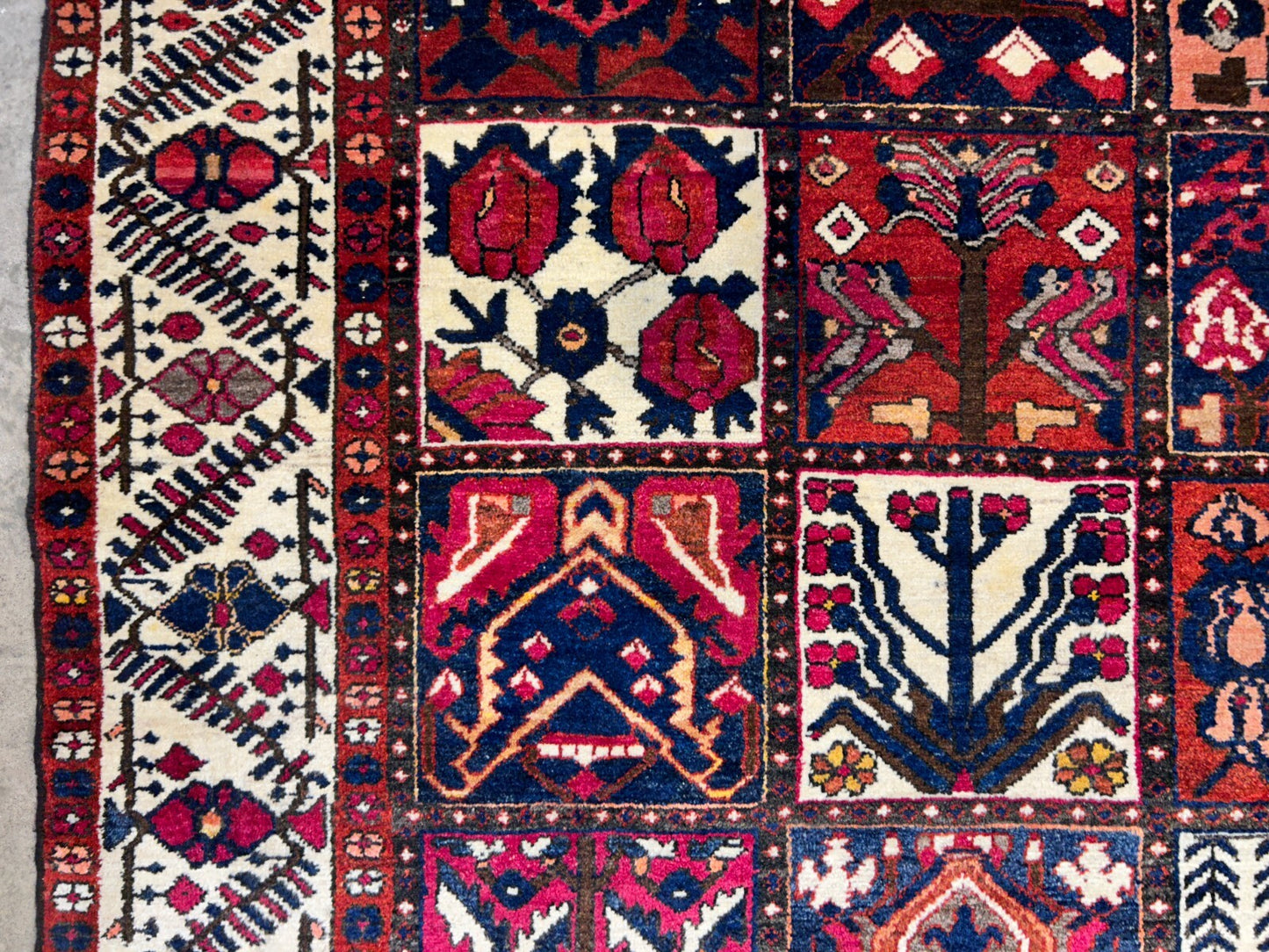 7'1"x10'1" Hand-Knotted 100% Lamb Wool Bakhtiarie Carpet - Area Rug