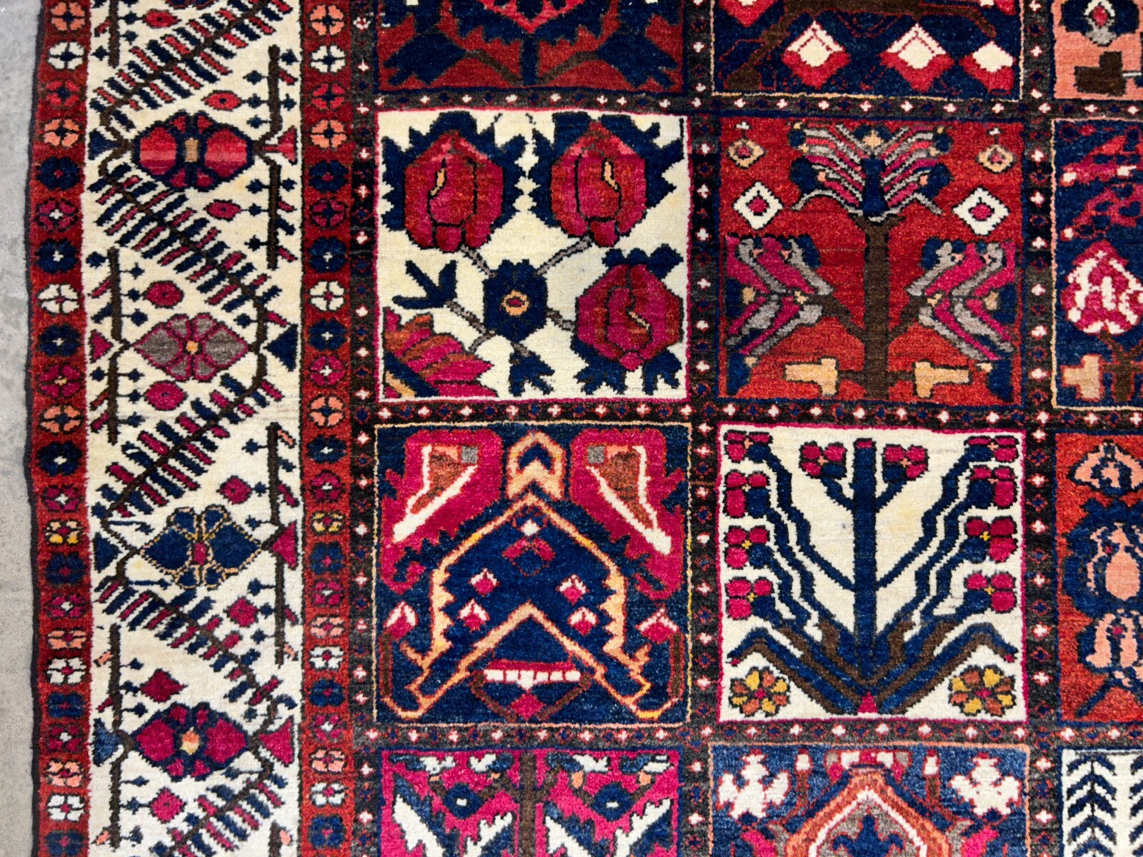 7'1"x10'1" Hand-Knotted 100% Lamb Wool Bakhtiarie Carpet - Area Rug