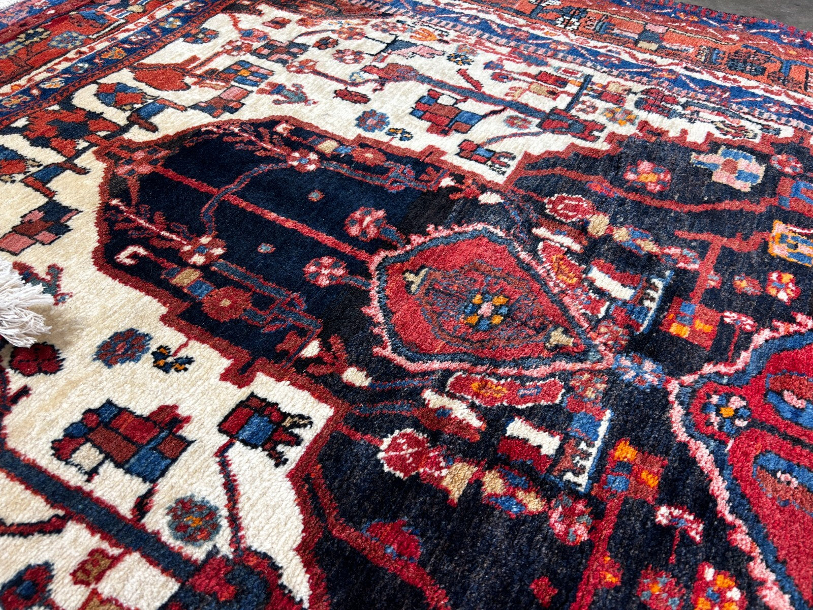5'1" x 10'10'' Hand-Knotted 100% Lamb Wool Carpet - Nahavande Area Rug