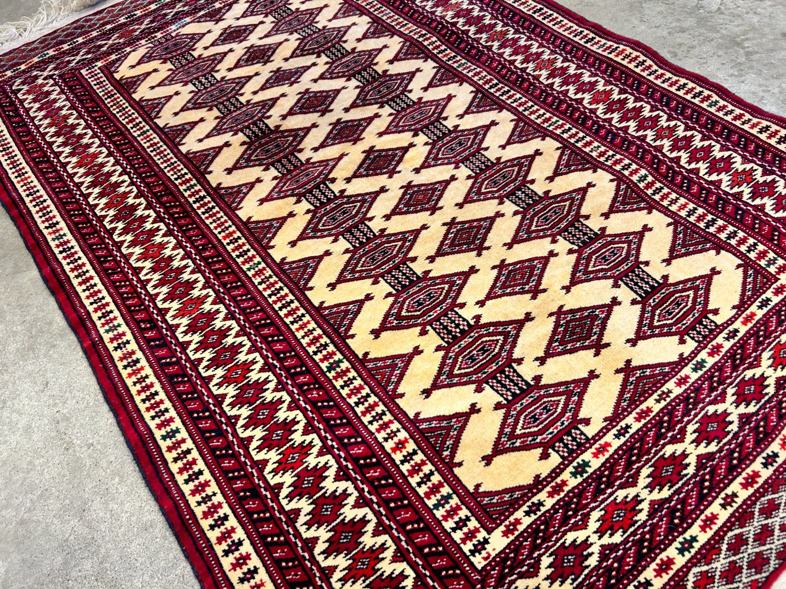 2'10"x4'2" Hand-Knotted 100% Wool Pile Bokhara Rug