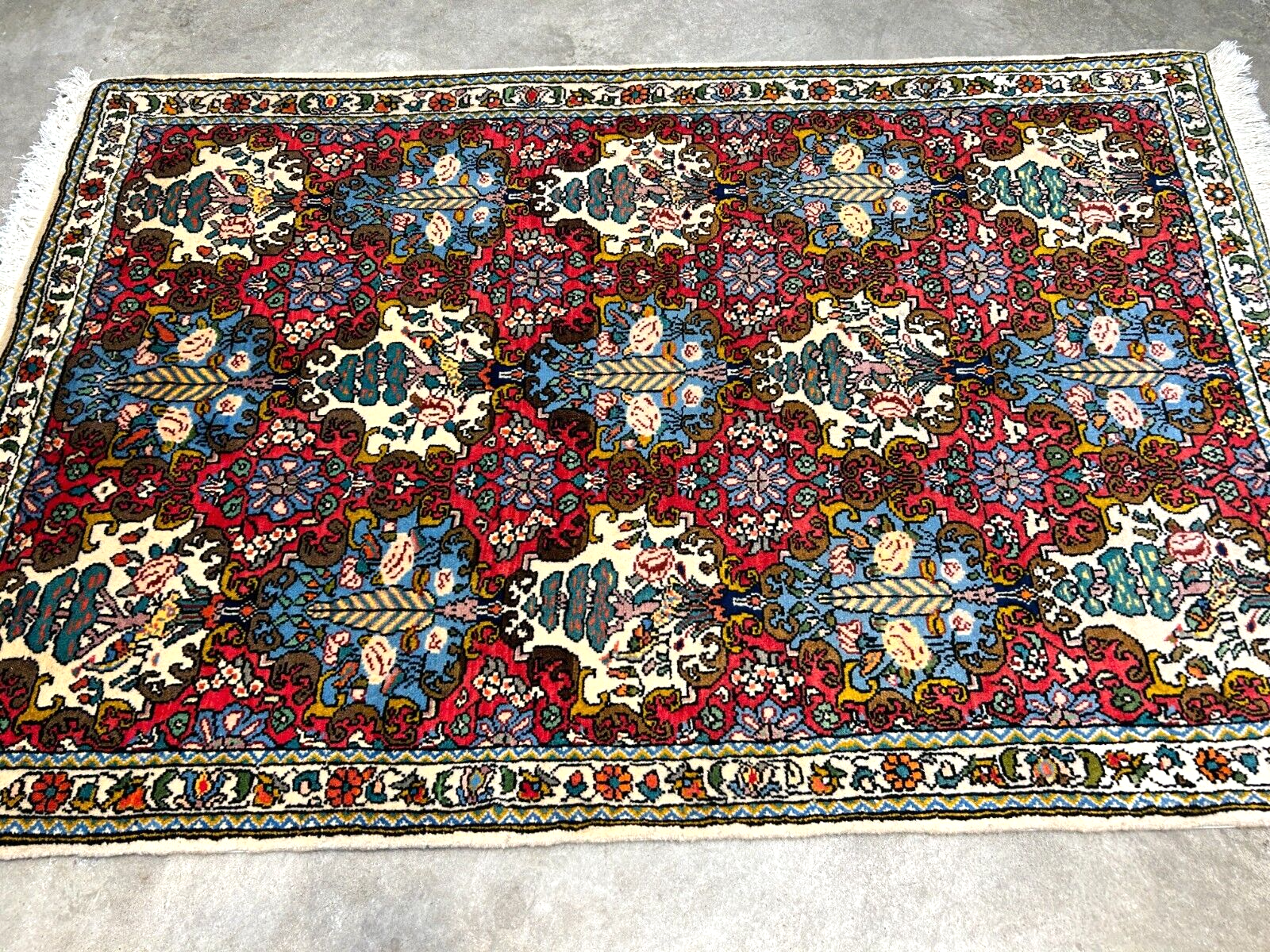 3'5"x5'2" Hand-Knotted 100% Lamb Wool Bakhtiarie Carpet - Area Rug