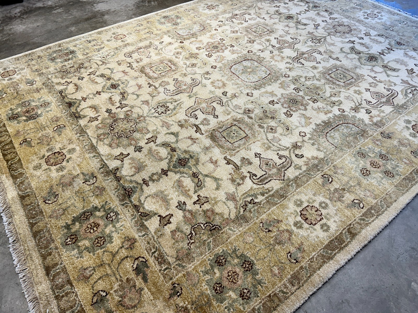 9'x12' Hand-Knotted 100% Wool Pile Oriental Rug