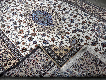 8'6"x12' Extra Fine Hand-Knotted Wool & Silk Isfahane Rug