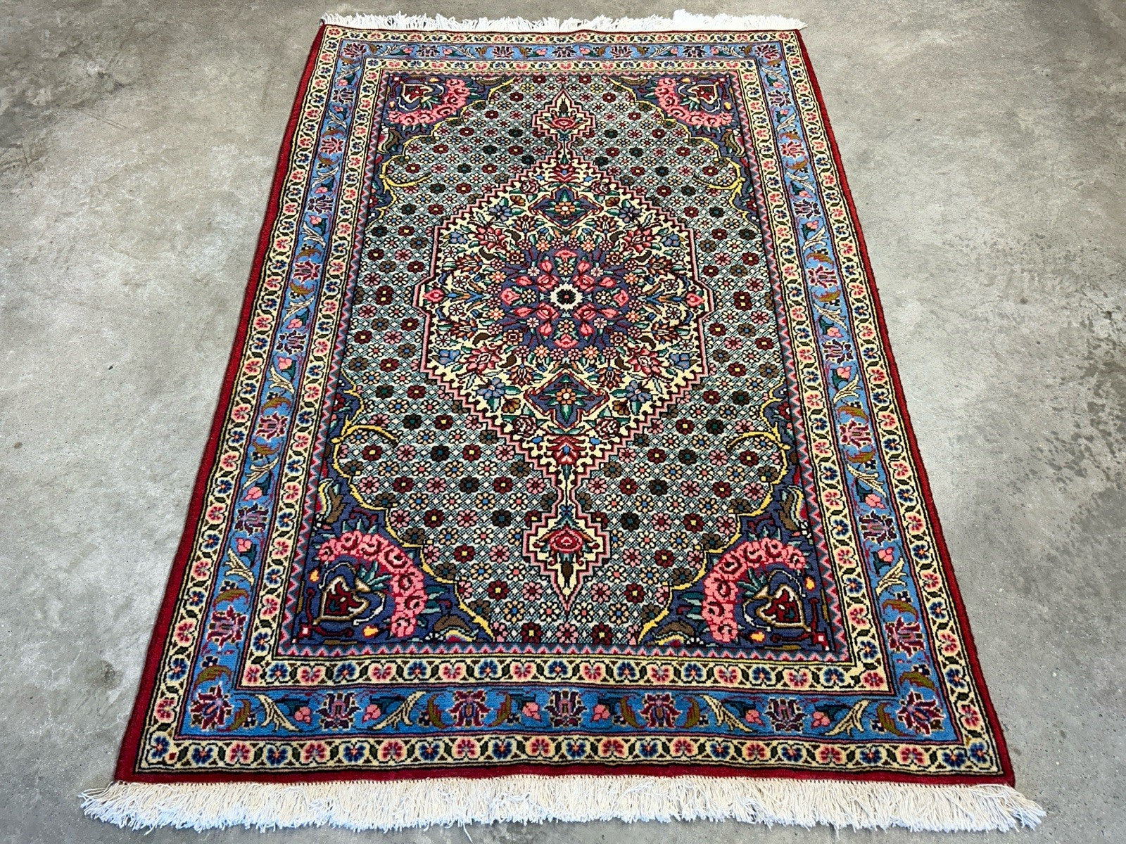 3'5"x5'2" Hand-Knotted 100% Wool Pile Persiane Bakhtiarie Rug