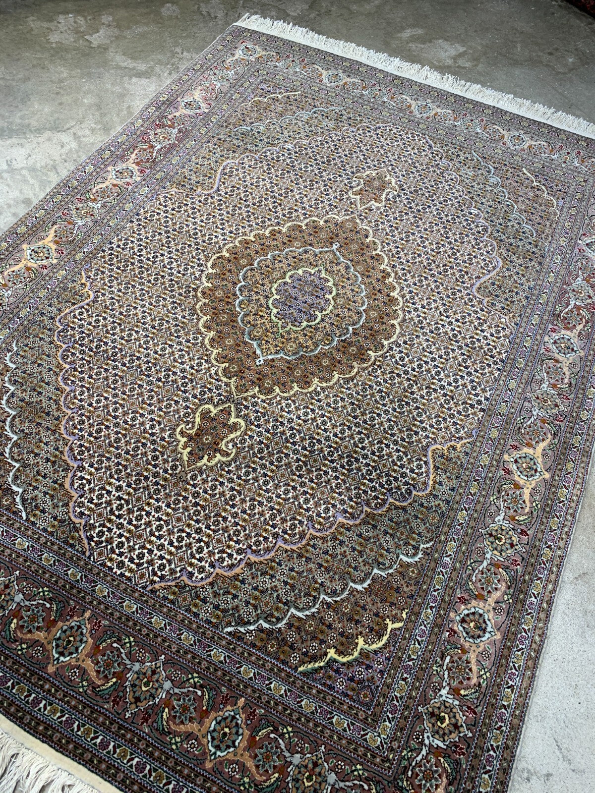 4'7"x6'7" Fine Hand-Knotted Wool & Silk Blend Tabrize Mahi Carpet - Area Rug