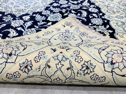 4'2" x 6'8'' Very-Fine Naine Hand-Knotted Wool / Silk Naine Area Rug