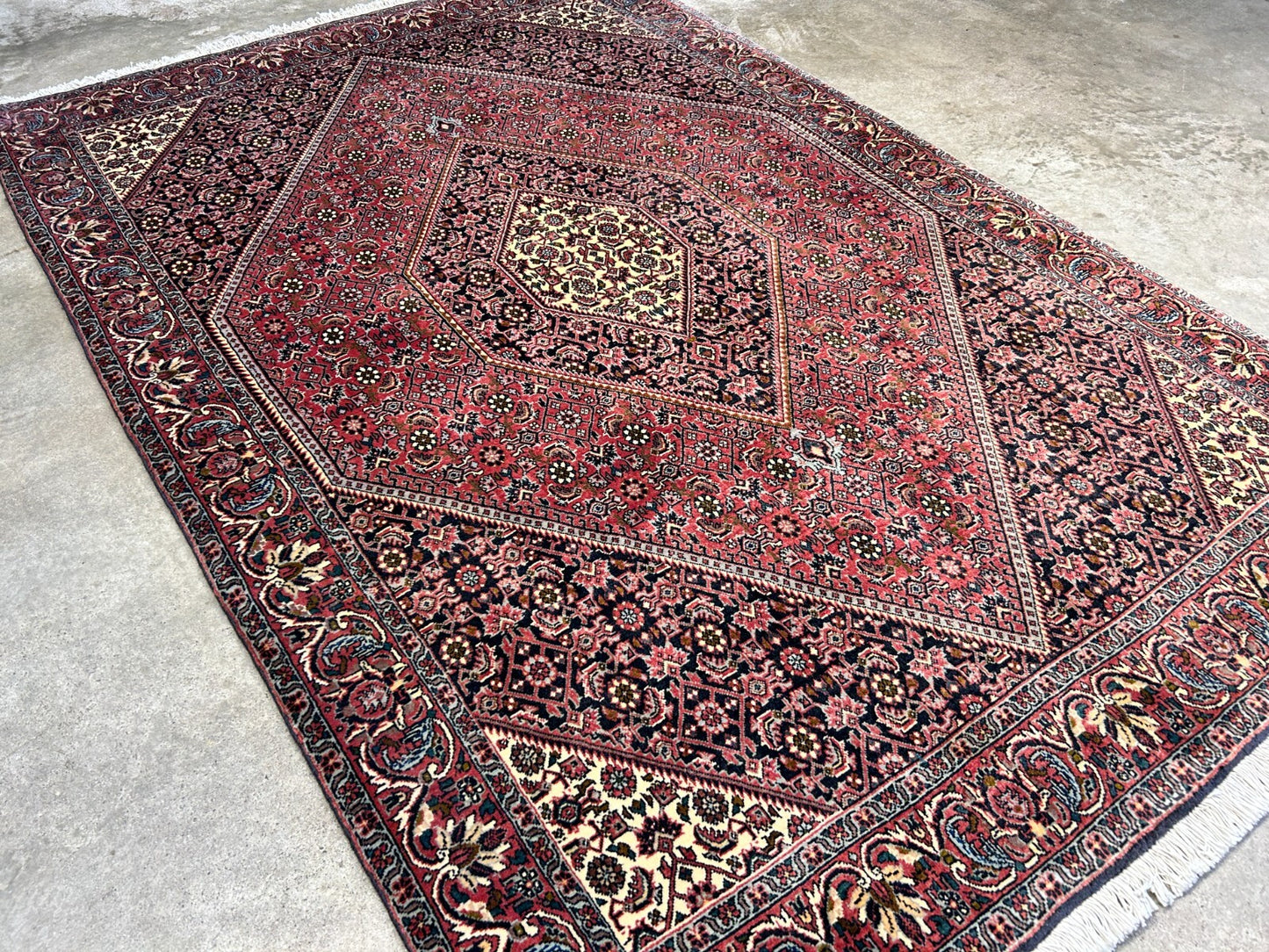 3'9"x5'8" Hand-Knotted 100% Wool Bidjare Carpet - Area Rug