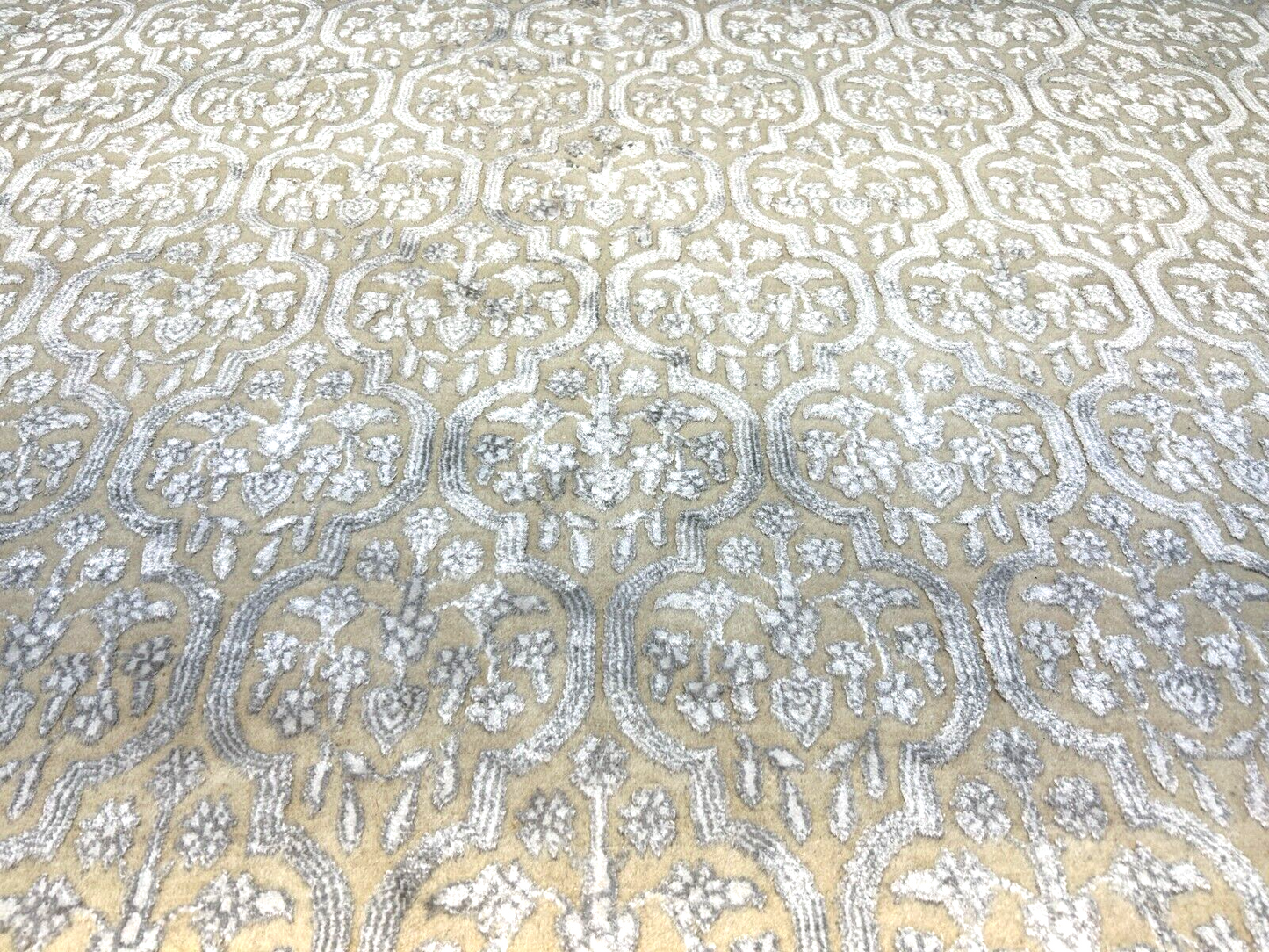 8' x 10'1" Hand-Knotted Silver 100% Wool Carpet - Indian All-Over Area Rug - 3D