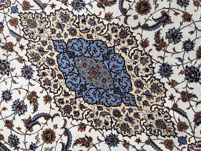 8'6"x12' Extra Fine Hand-Knotted Wool & Silk Isfahane Rug