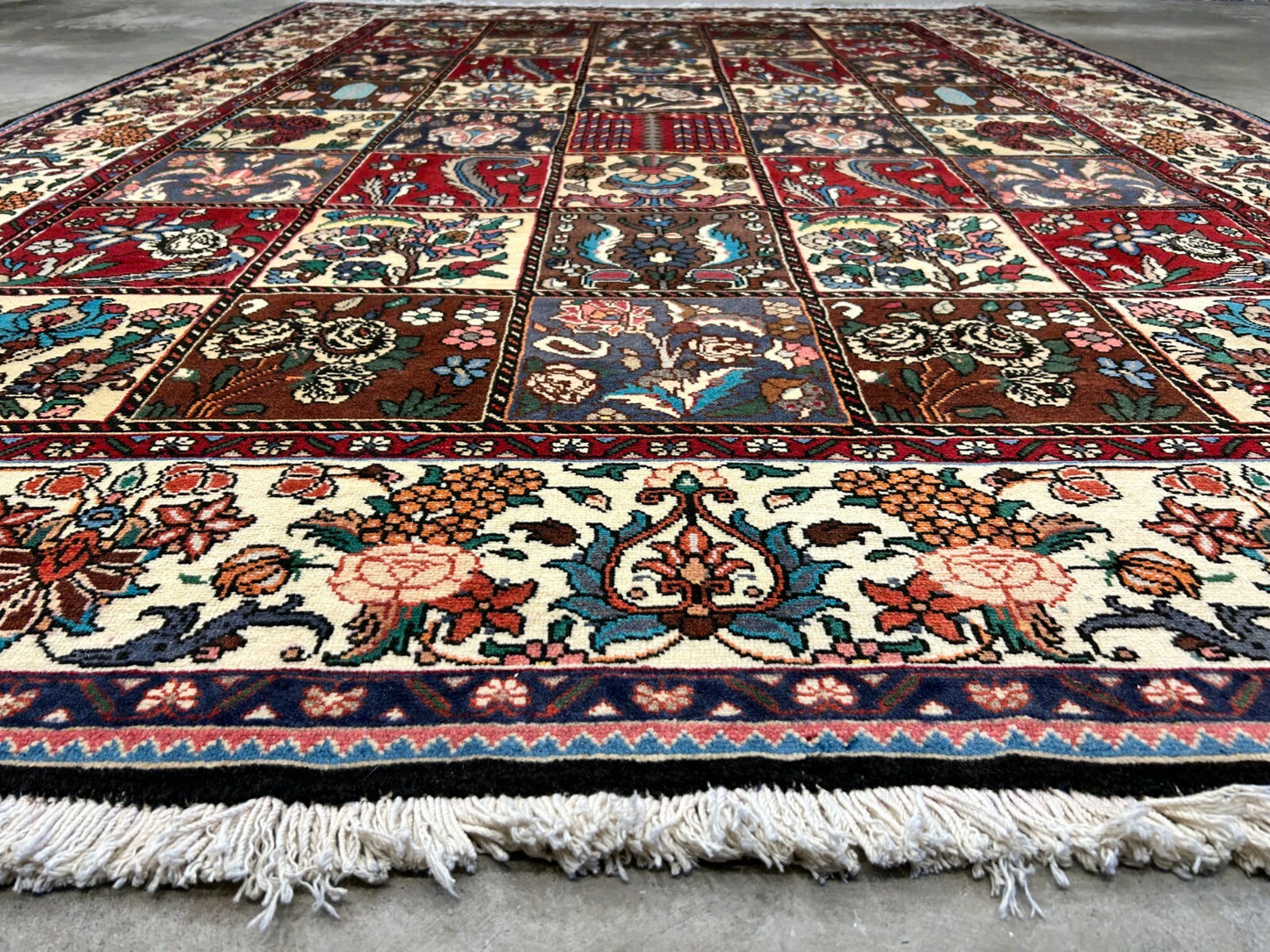 6'9"x9'5" Hand-Knotted 100% Lamb Wool Bakhtiarie Carpet - Area Rug