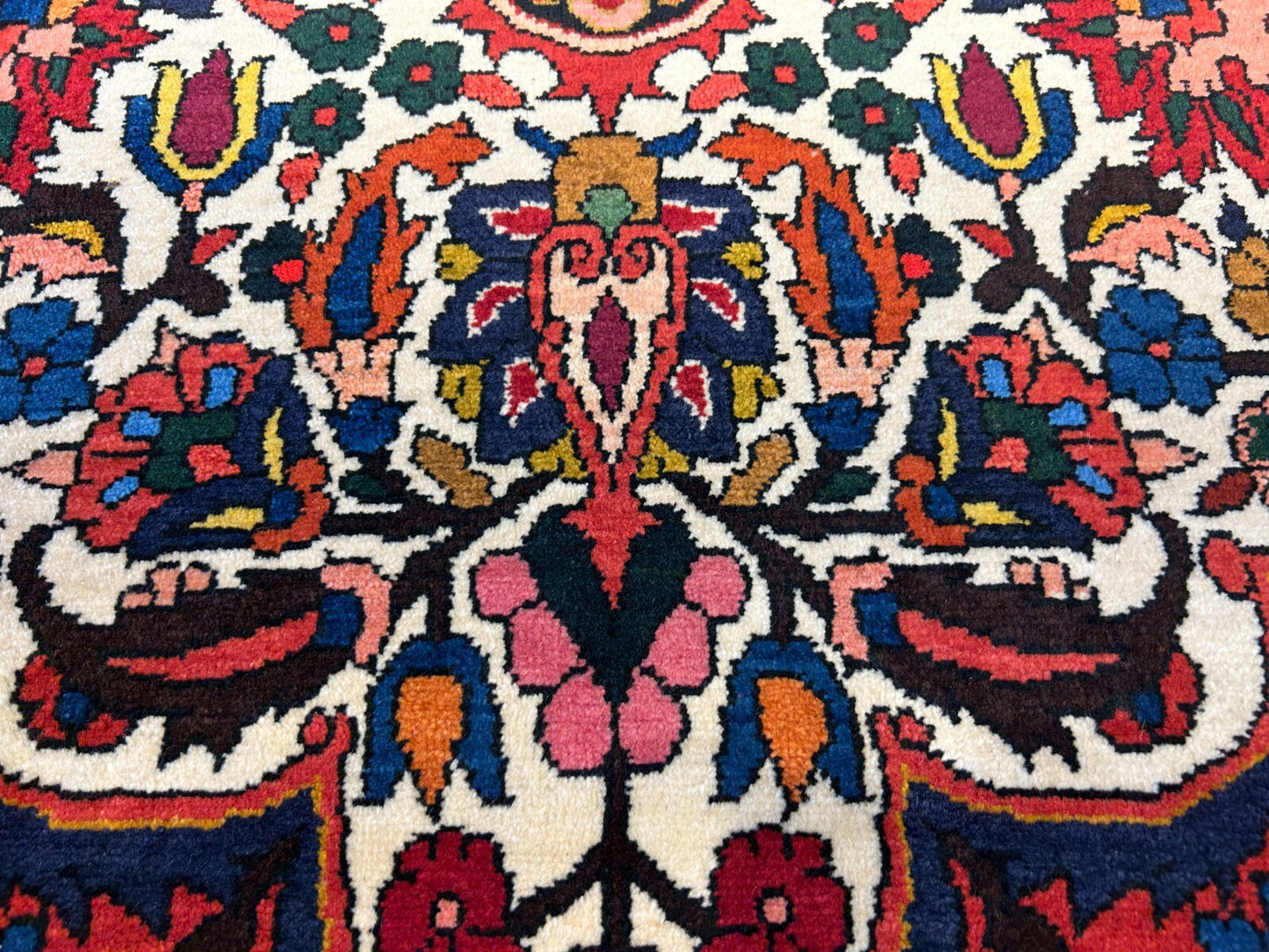 6'11"x9'8" Hand-Knotted 100% Wool Pile Bakhtiarie Carpet - Area Rug